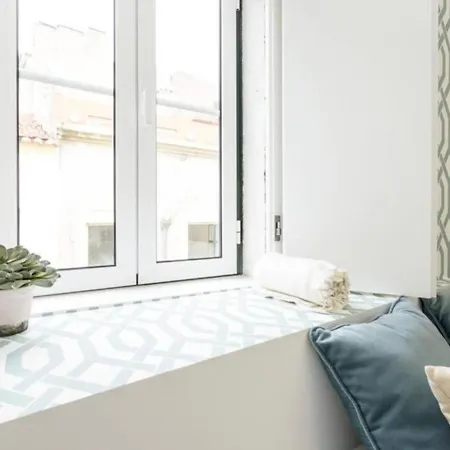 Altido Central 1-br Flat One Step From Chiado Лиссабон