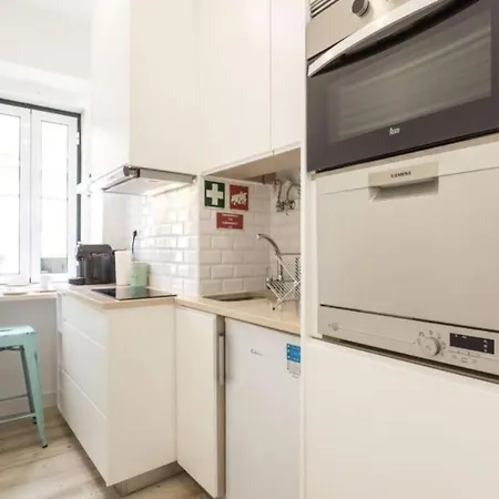 Altido Central 1-br Flat One Step From Chiado Διαμέρισμα